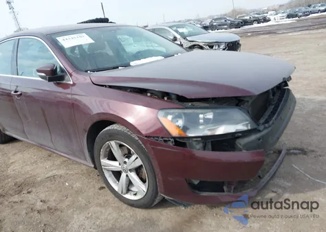 2014 Volkswagen Passat 2.5L Se z USA, uszkodzony, nr VIN 1VWBP7A3XEC015002